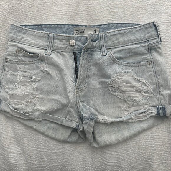 Abercrombie Low Rise Short Size 4 - Picture 1 of 3